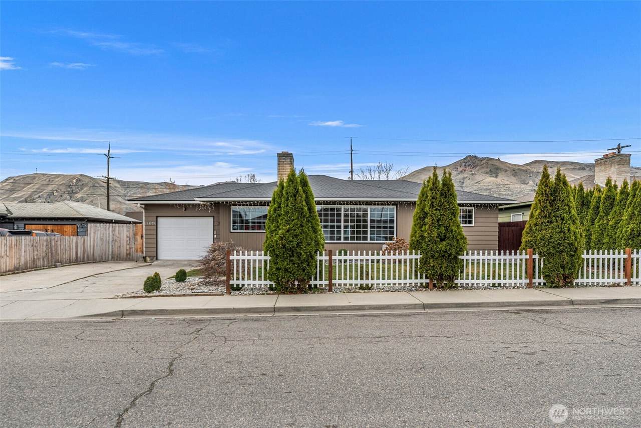 709 Schons Place - Photo 1