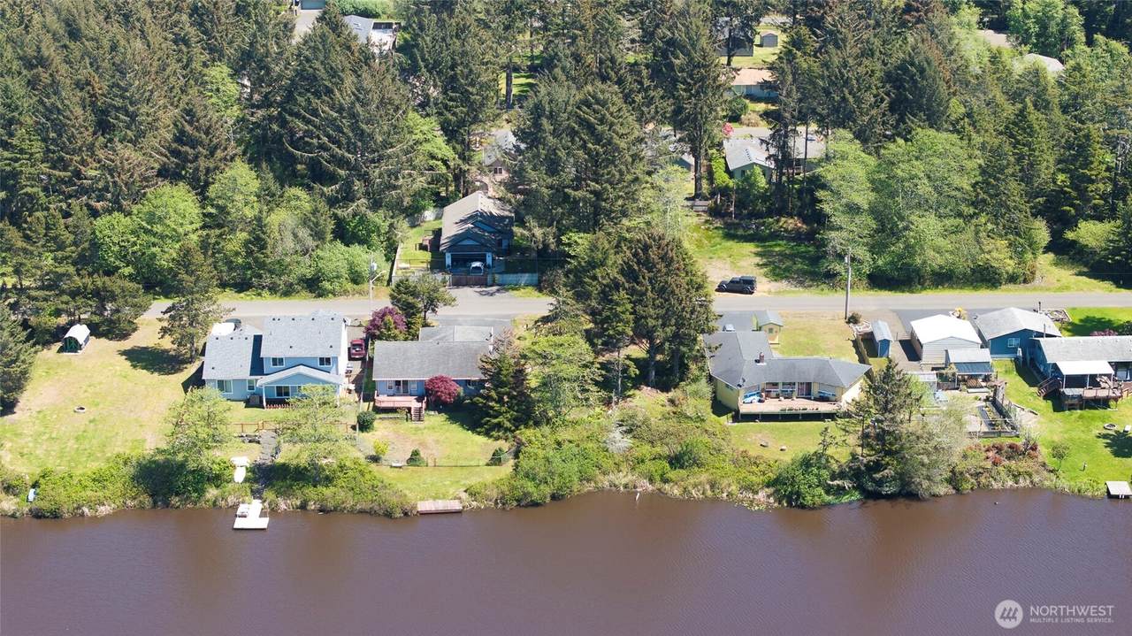 743 Copalis Avenue - Photo 1