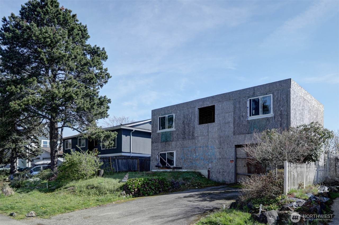 4916 30th Avenue - Photo 1
