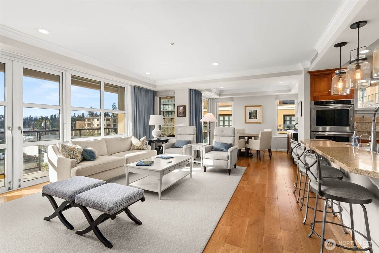 10047 Main Street - Photo 1