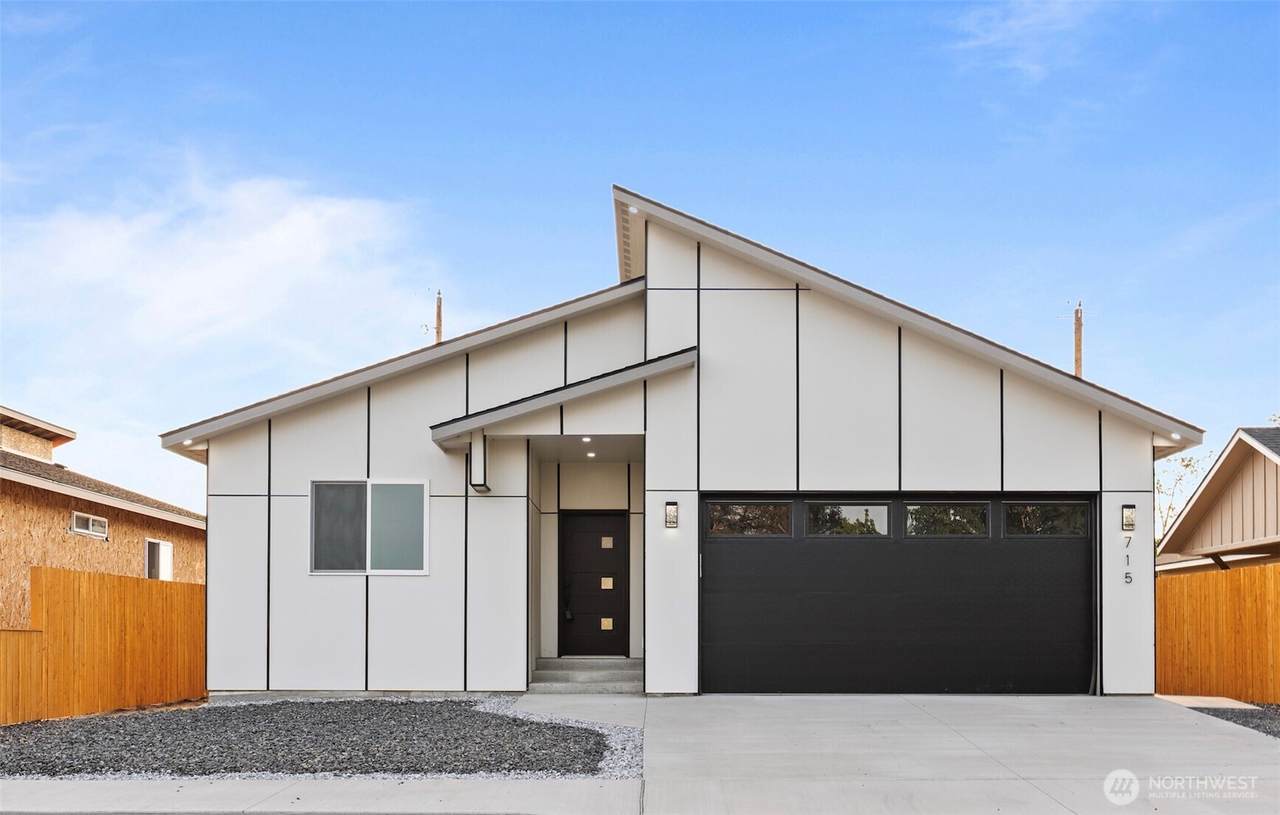 715 Buttercup Street - Photo 1