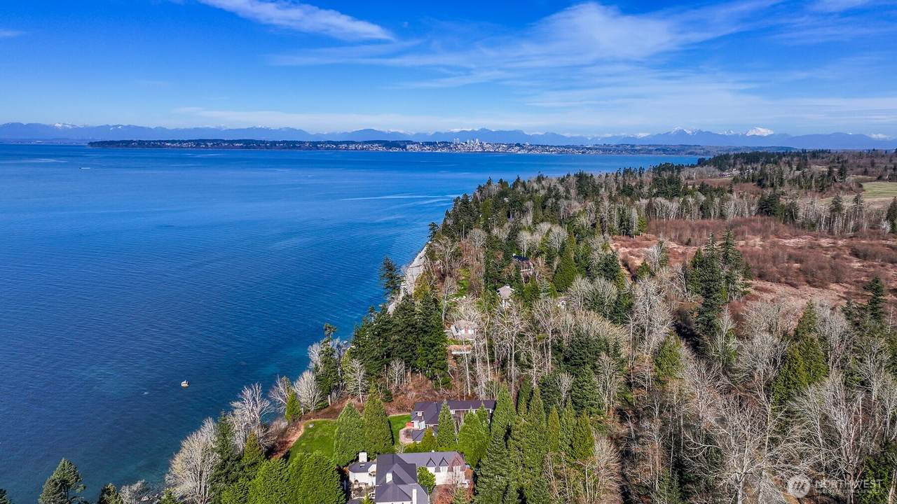 8385 Semiahmoo Drive - Photo 1