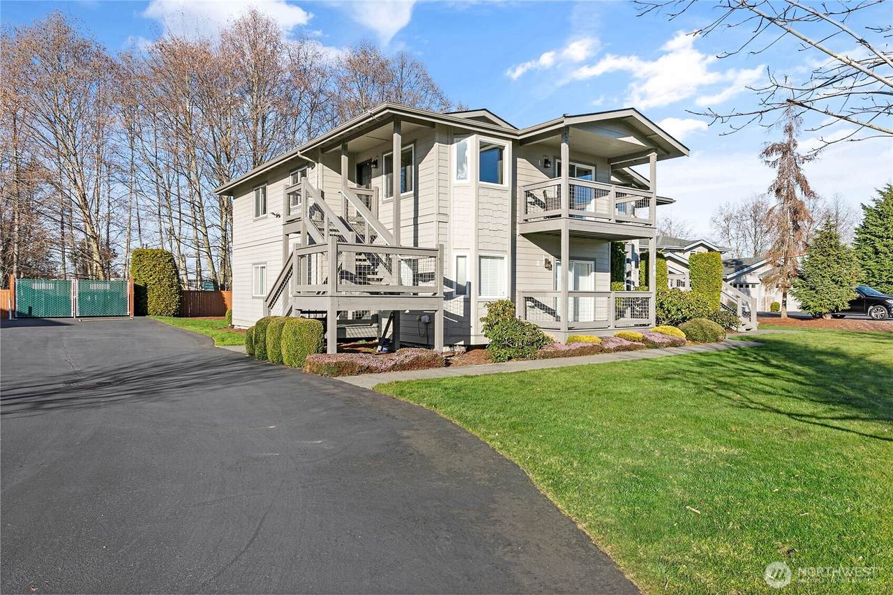 1388 Bayview Court - Photo 1