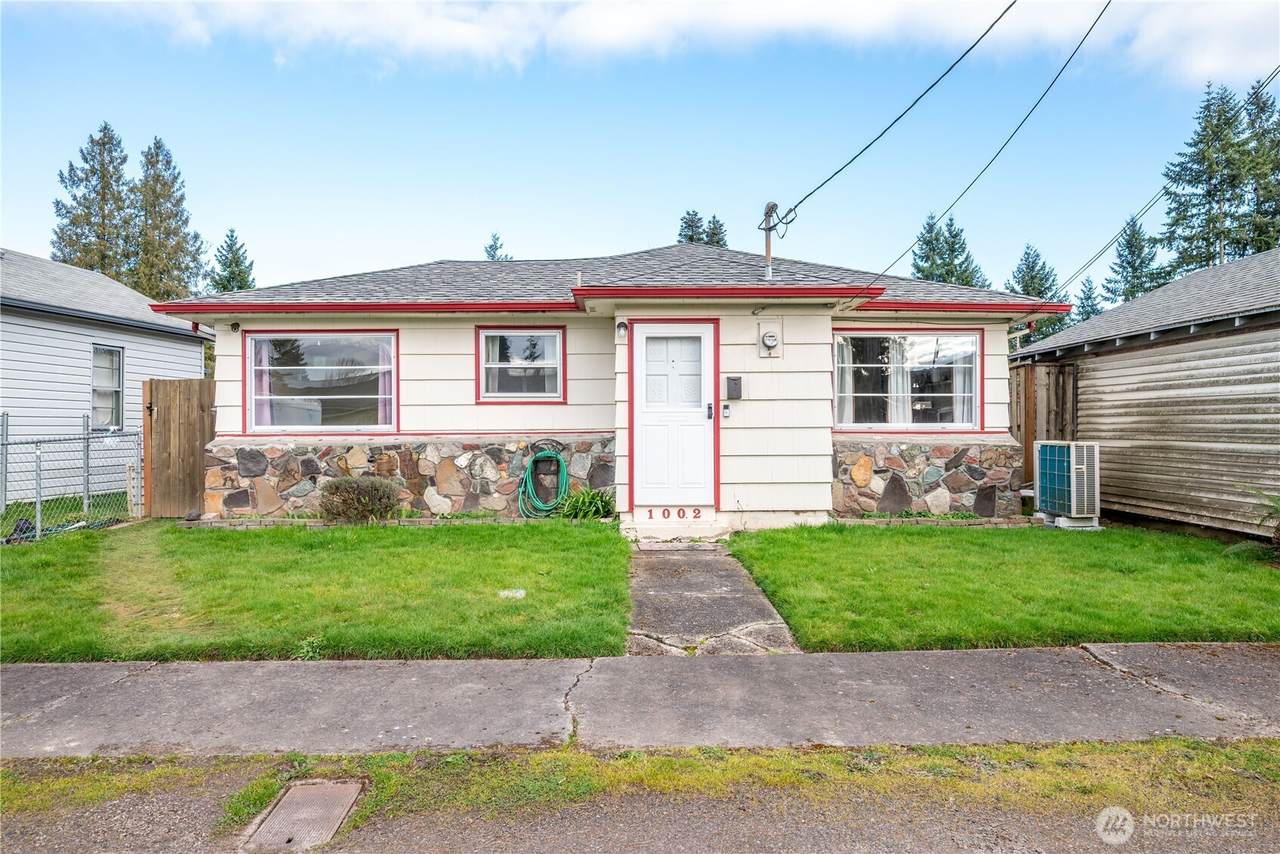 1002 N 10th Avenue - Photo 1