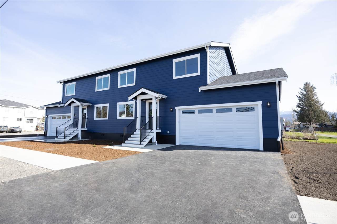 1116 Sumas Avenue - Photo 1