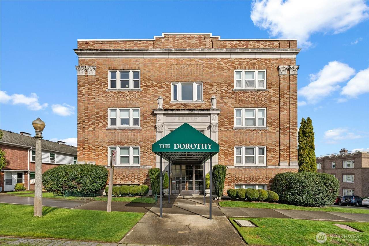 301 Tacoma Avenue - Photo 1