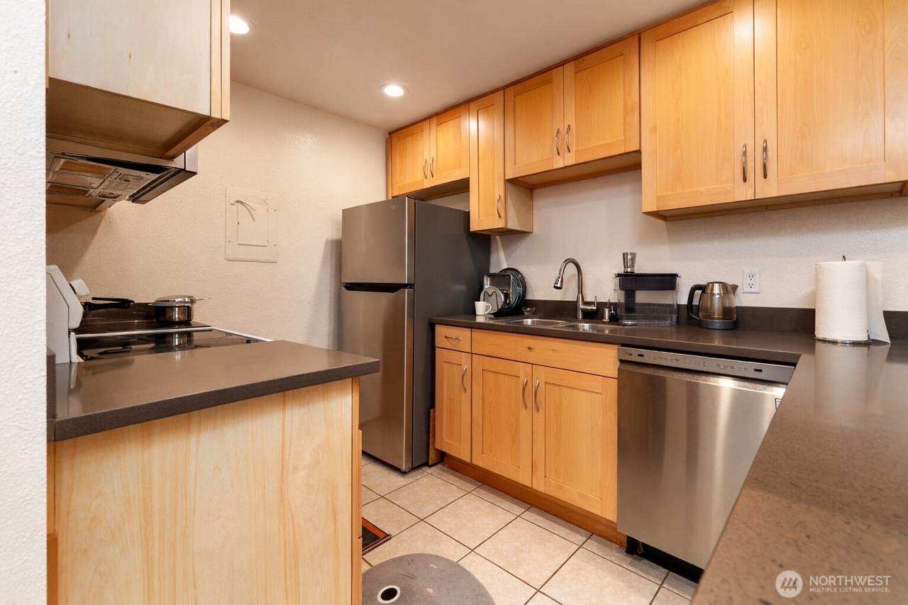 14665 34 Street - Photo 1