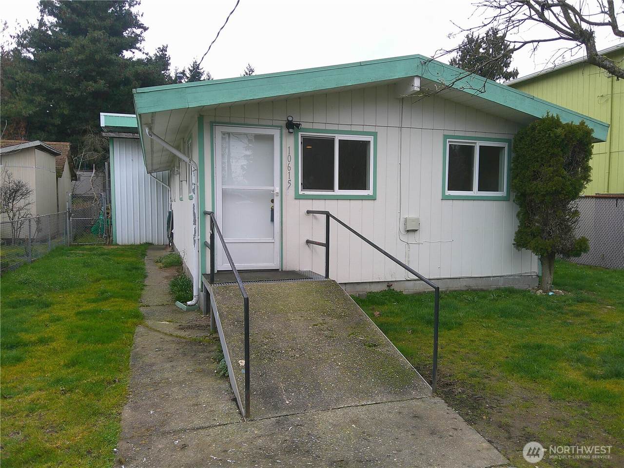 10615 18th Avenue - Photo 1