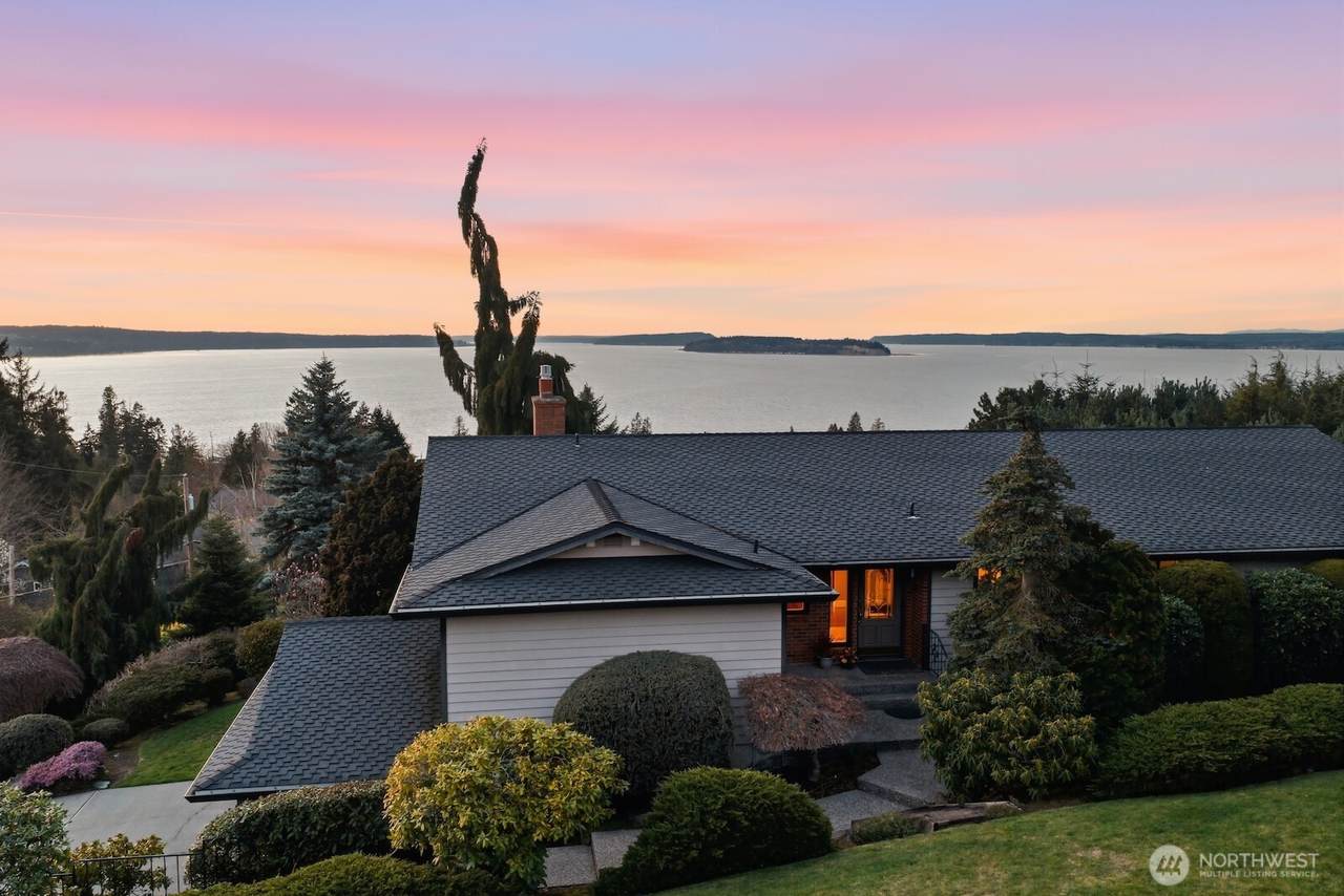 5311 Sound Avenue - Photo 1