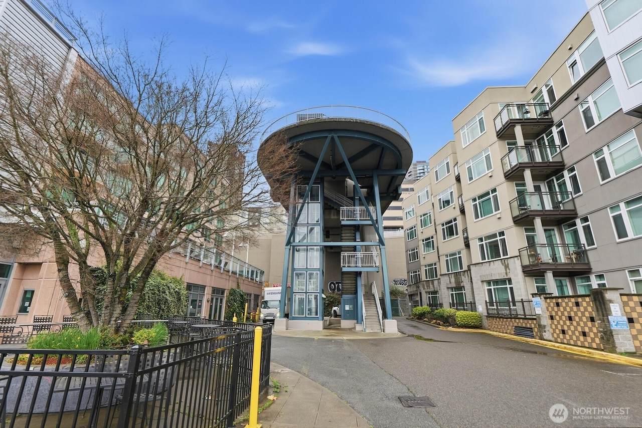 2000 Alaskan Way - Photo 1
