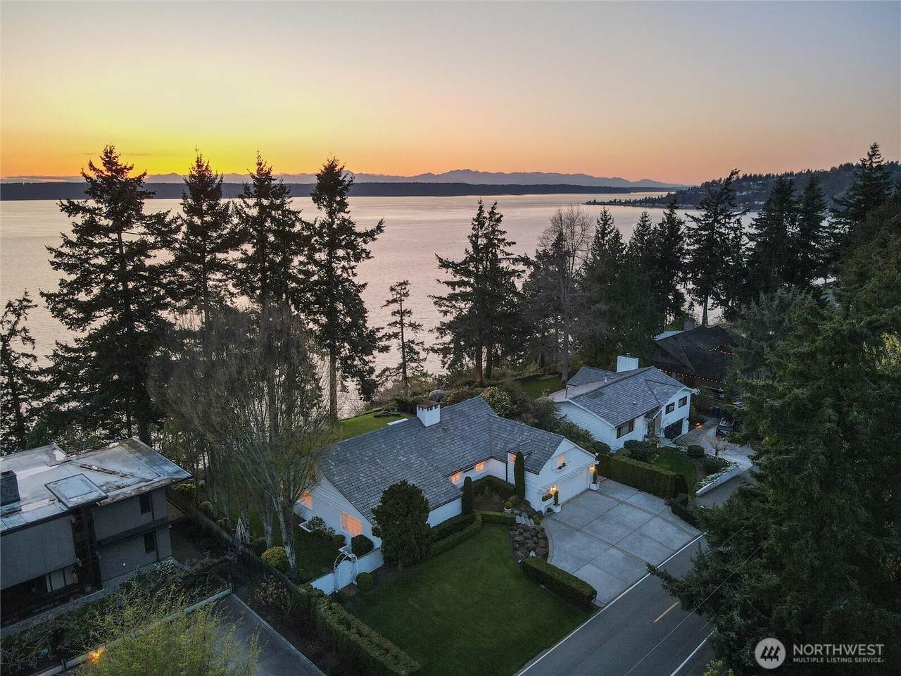 19263 Edgecliff Drive - Photo 1