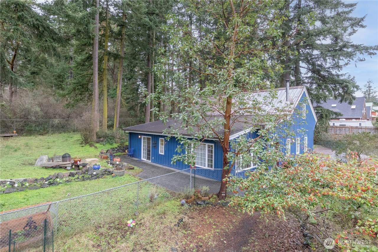 1533 Hill Street - Photo 1