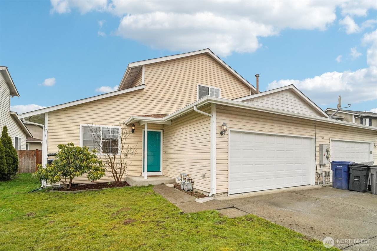 4017 168th Street - Photo 1