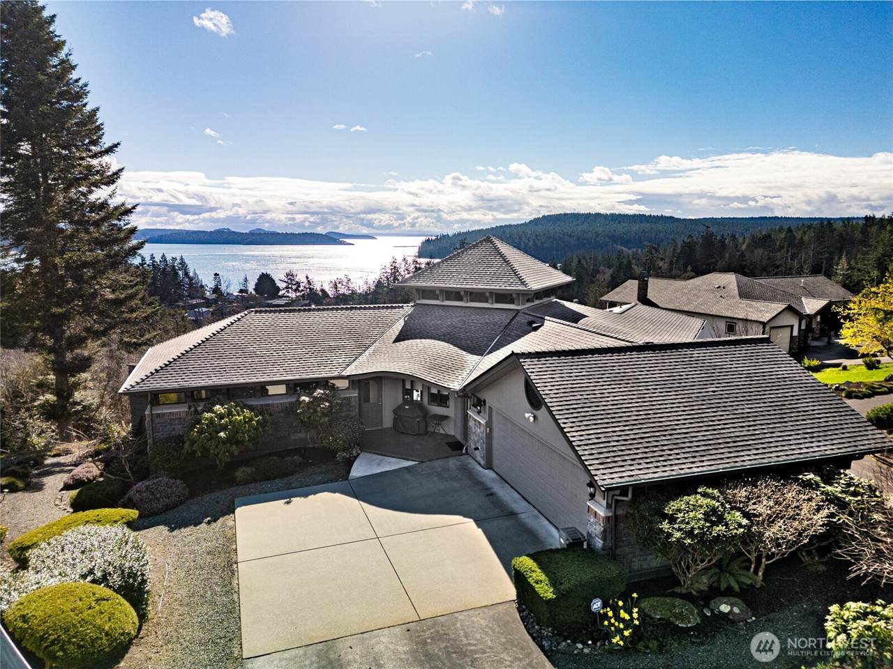 15107 Bridgeway Drive - Photo 1