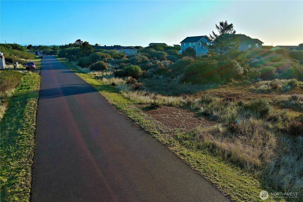 421 Bel Air Loop - Photo 1