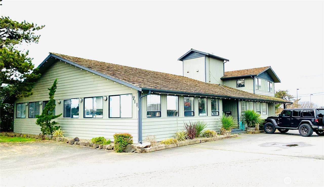 711 Point Brown Avenue - Photo 1
