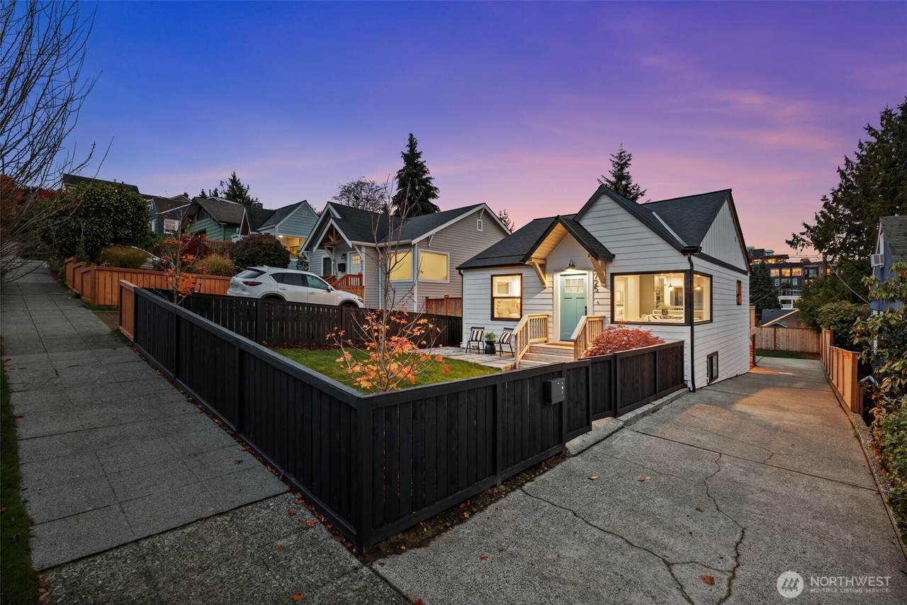 4725 37th Avenue - Photo 1