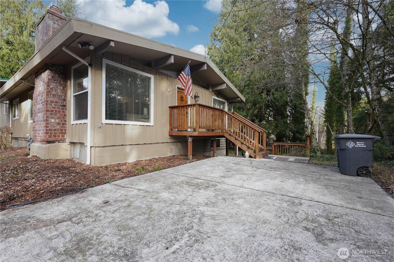 11109 144TH Street - Photo 1