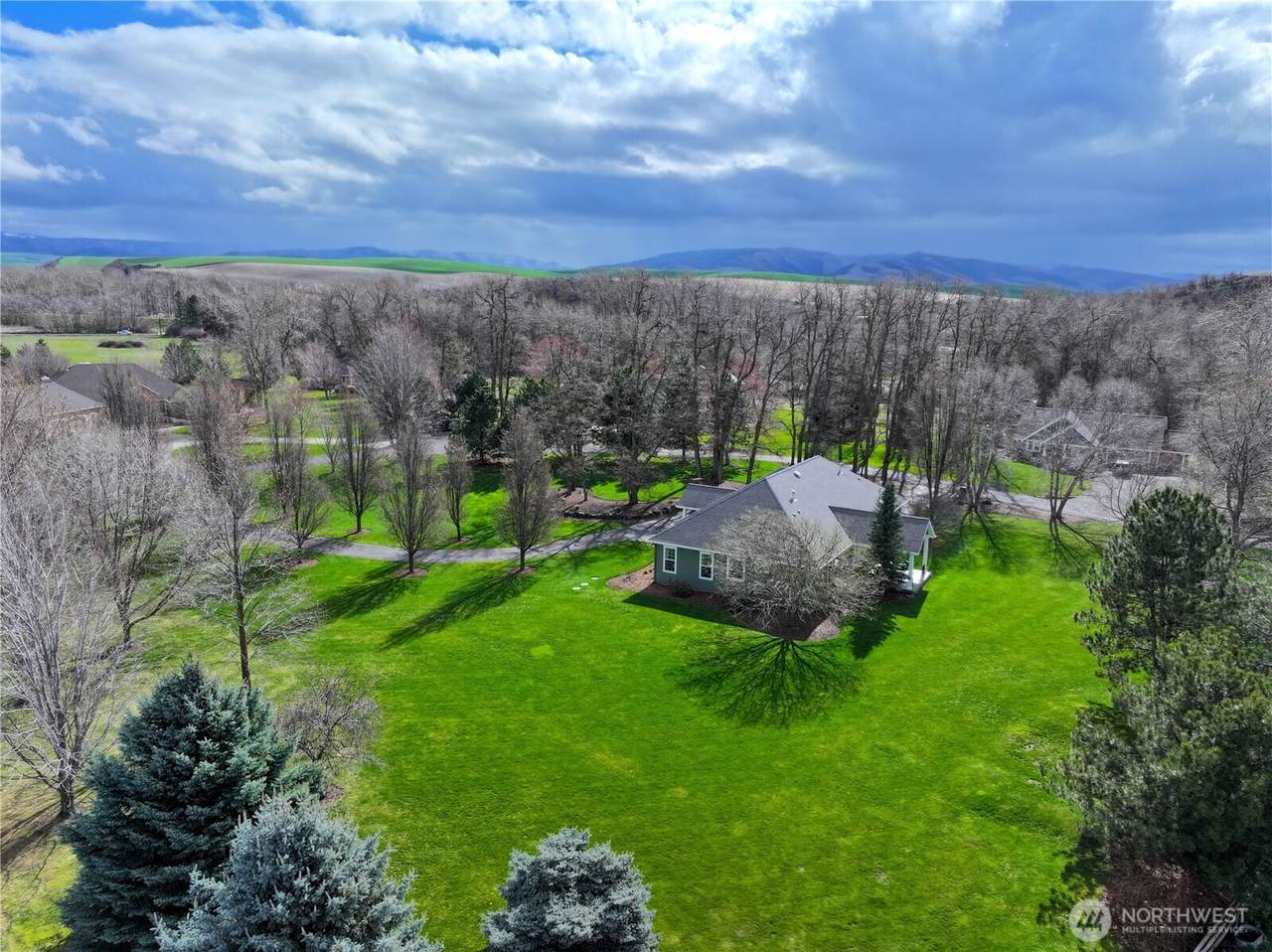 236 Looking Glass Road - Photo 1