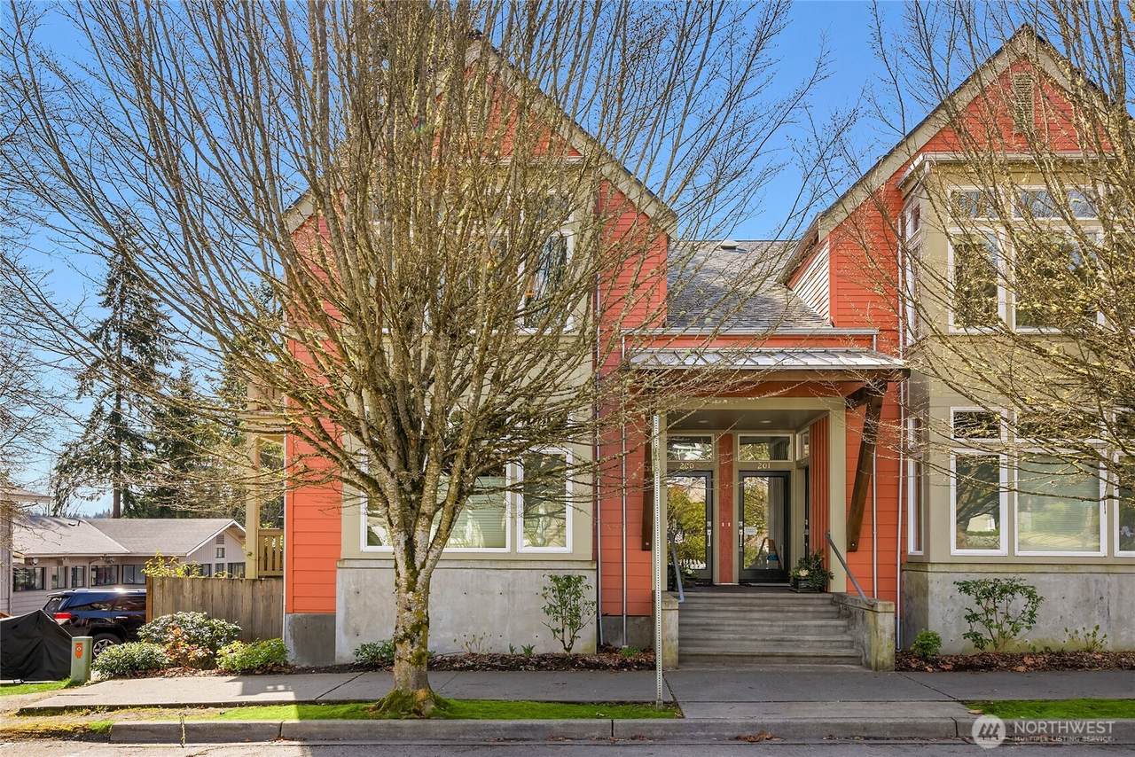 325 Winslow Way - Photo 1