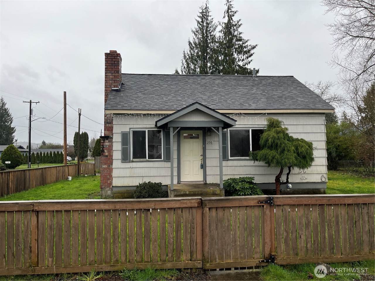 206 Van Buren - Photo 1