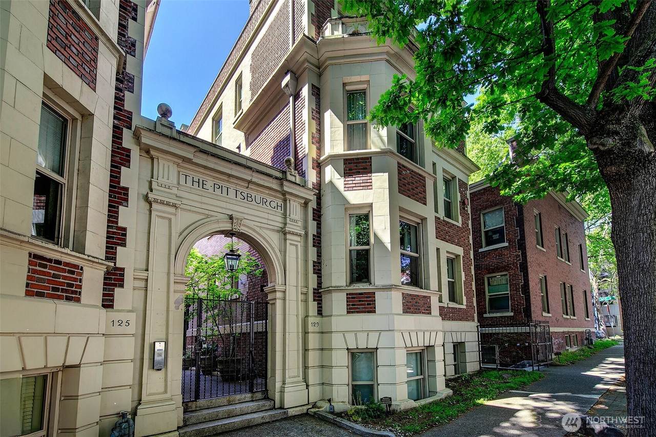 125 Warren Avenue - Photo 1