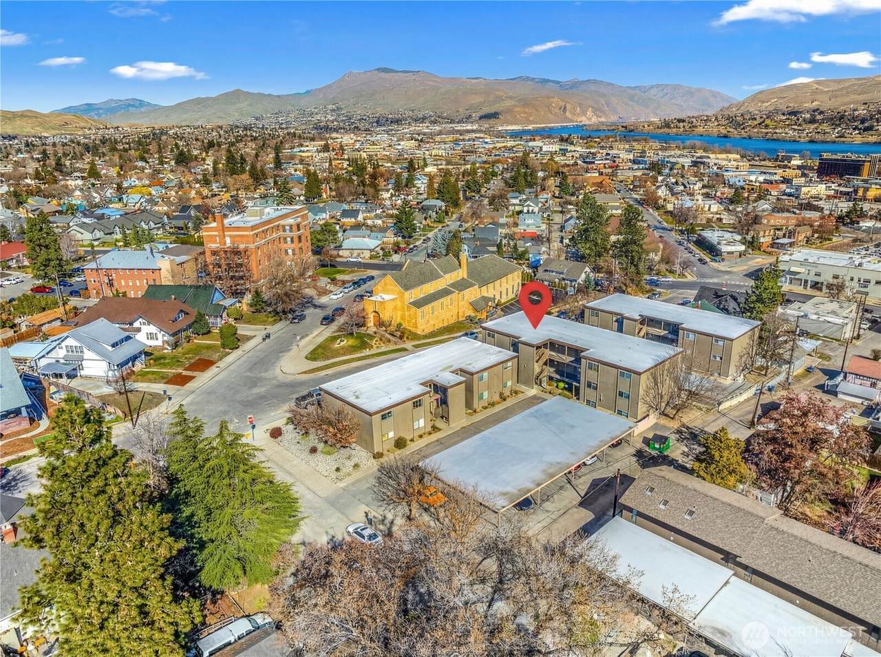 407 Oregon Street - Photo 1