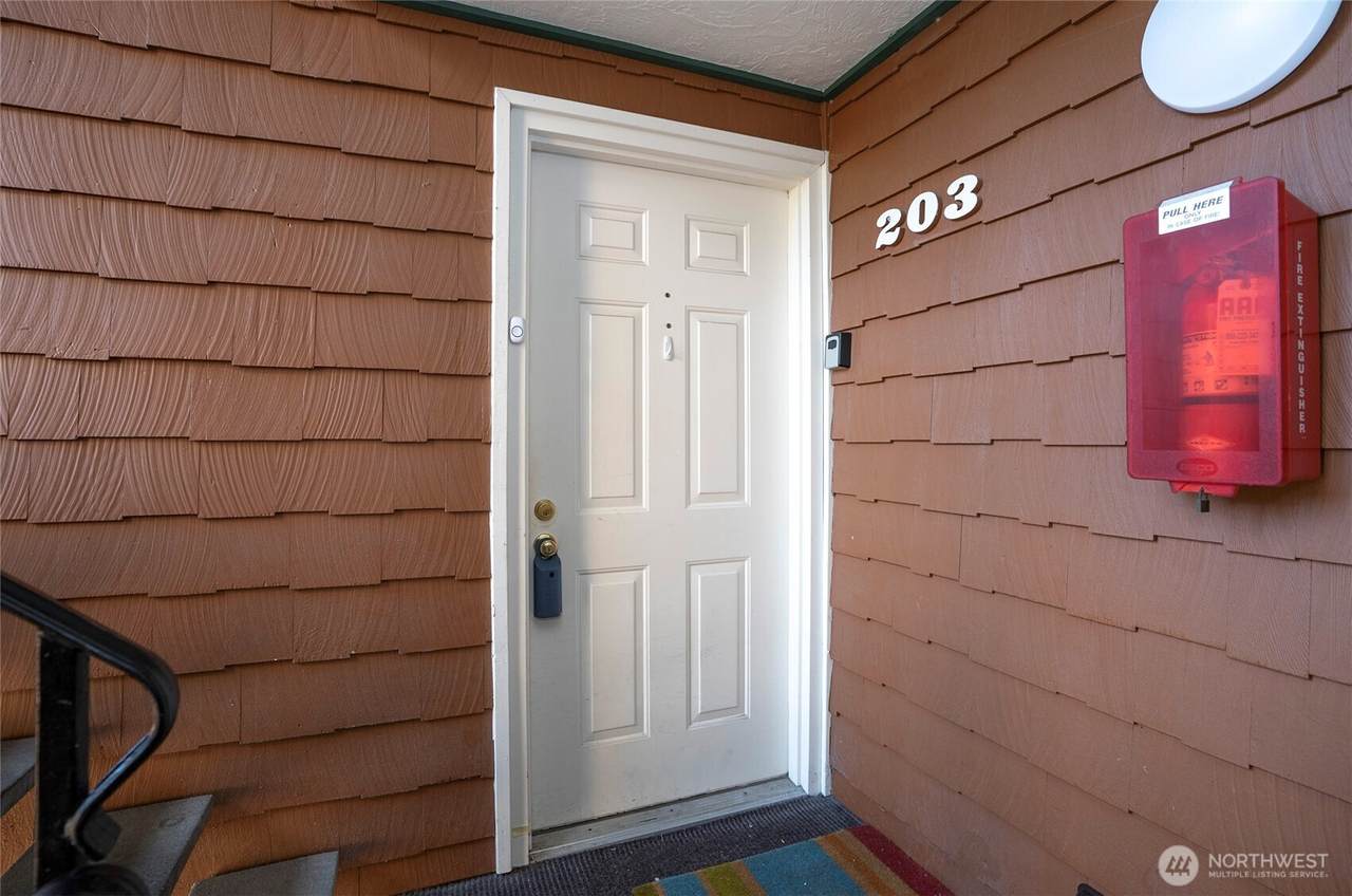 https://bt-photos.global.ssl.fastly.net/nwmls/1280_boomver_1_2491605-1.jpg