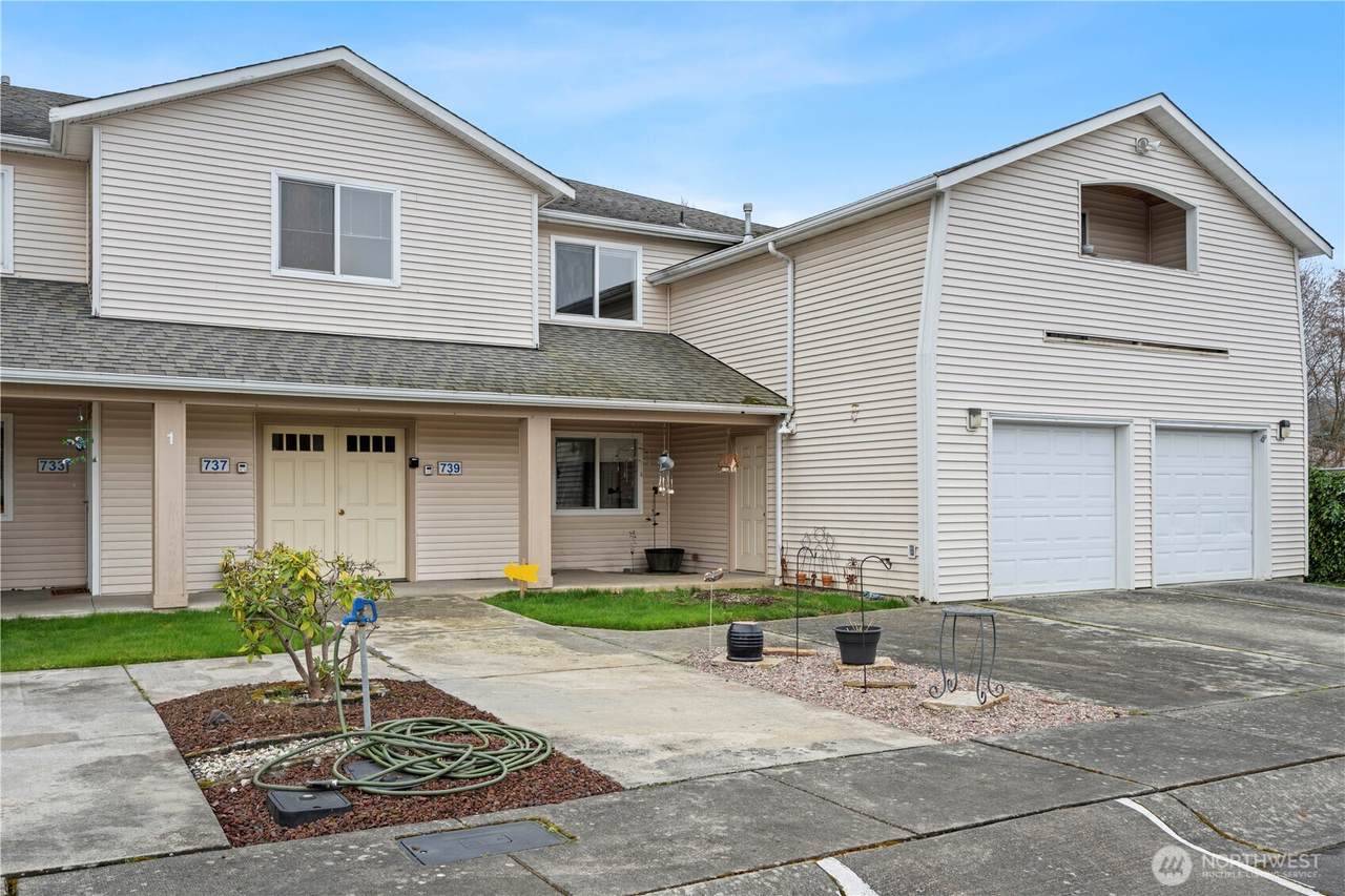 739 Cascade Palms Court - Photo 1