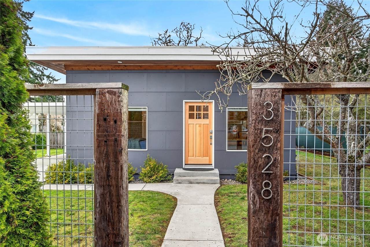 3528 98th Street - Photo 1