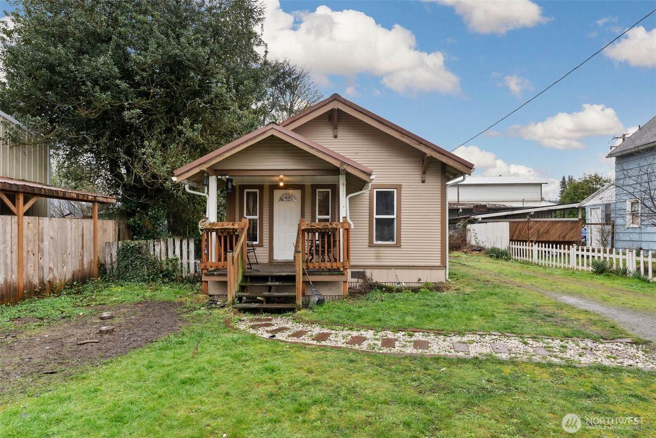 1817 Tower Avenue - Photo 1