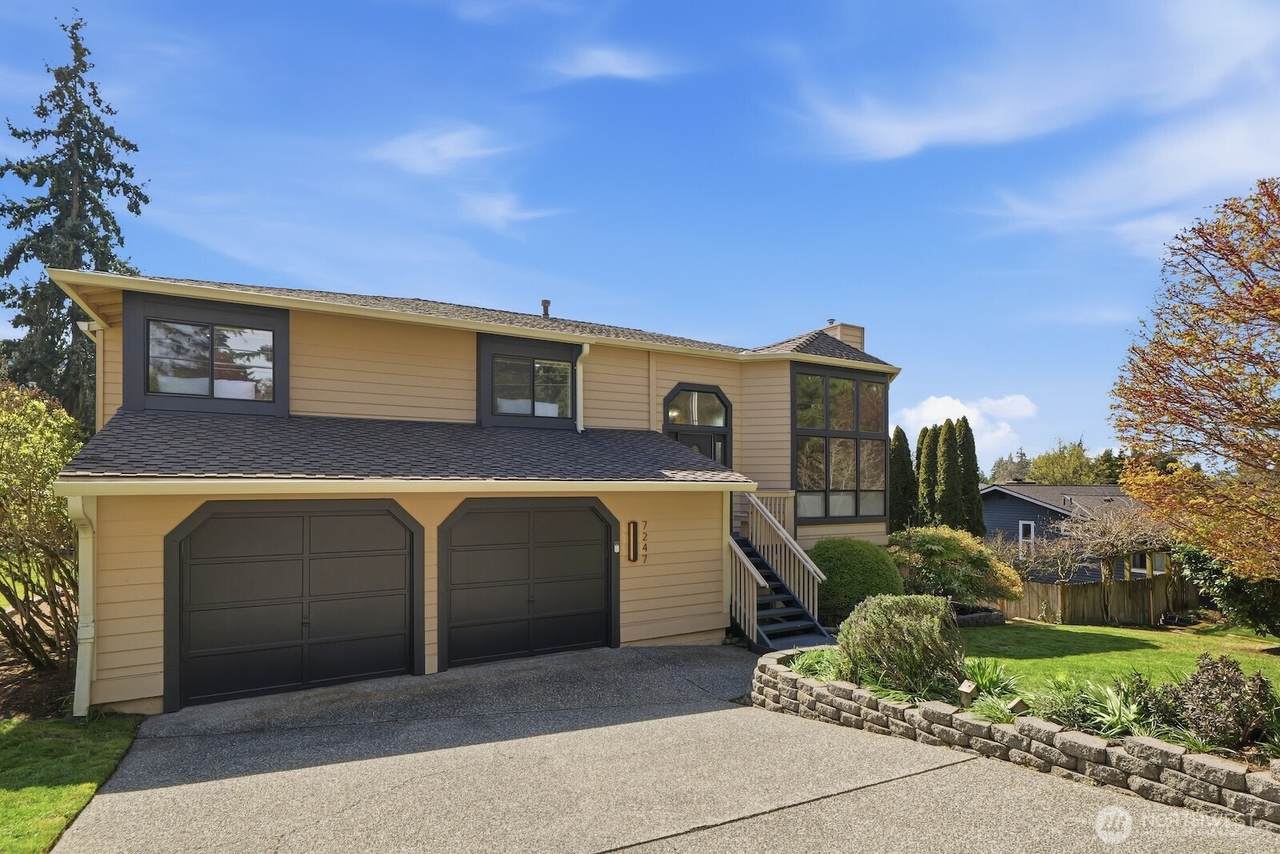 7247 150th Street - Photo 1