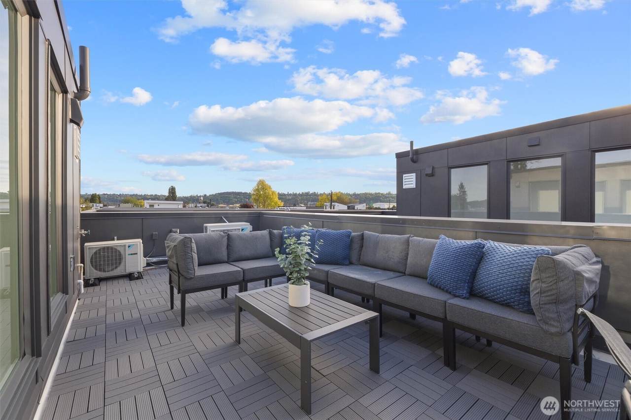 6604 Carleton Avenue - Photo 1
