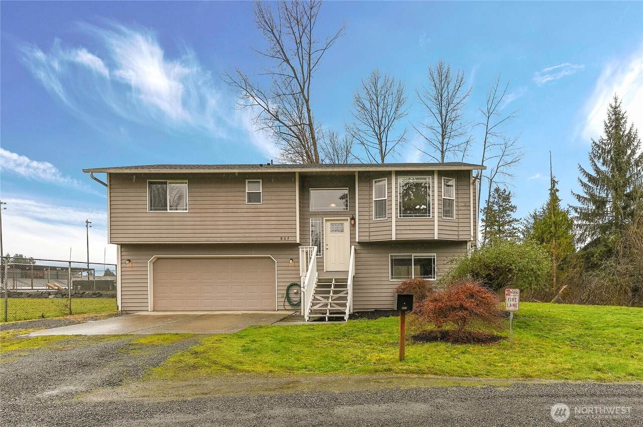 807 Stanley Place - Photo 1