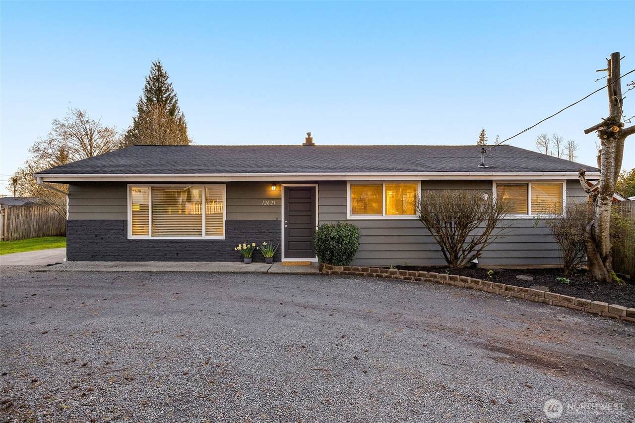 12621 156th Avenue - Photo 1