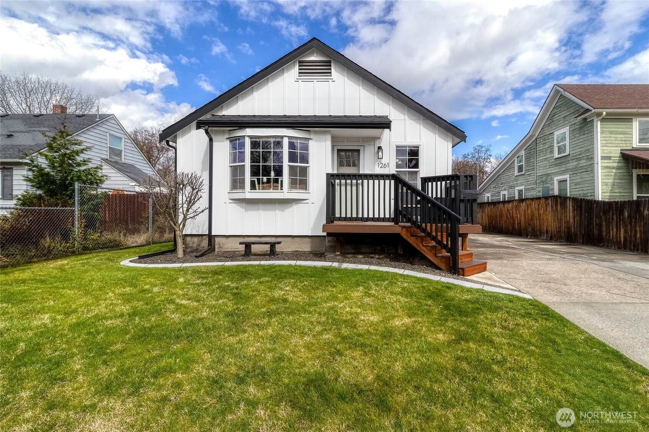 1261 Melrose Street - Photo 1
