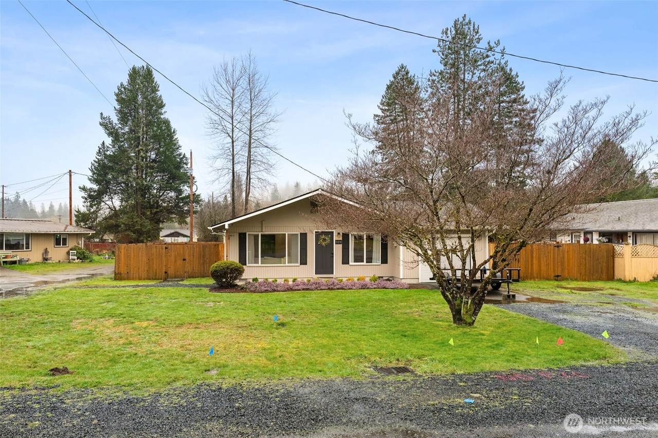 519 Ash Street - Photo 1