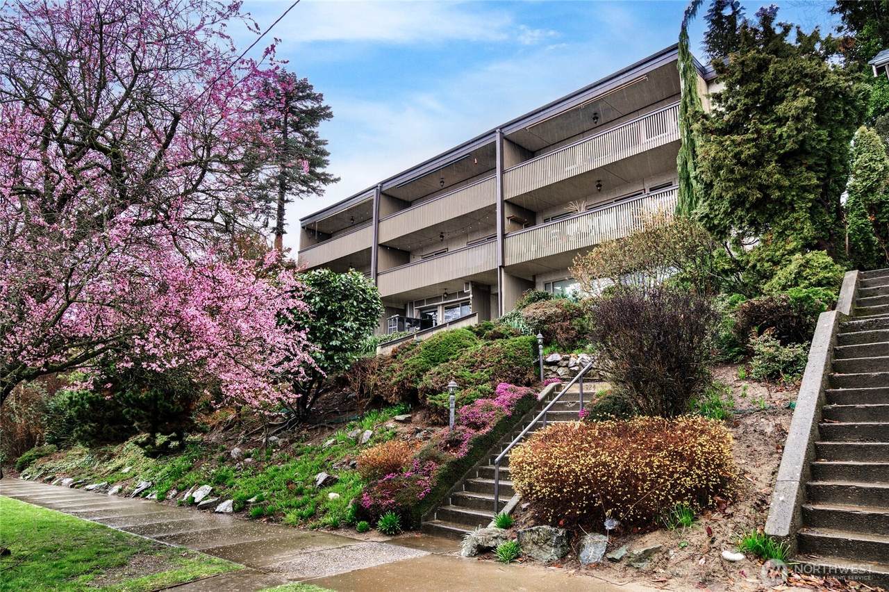924 Garden Street - Photo 1