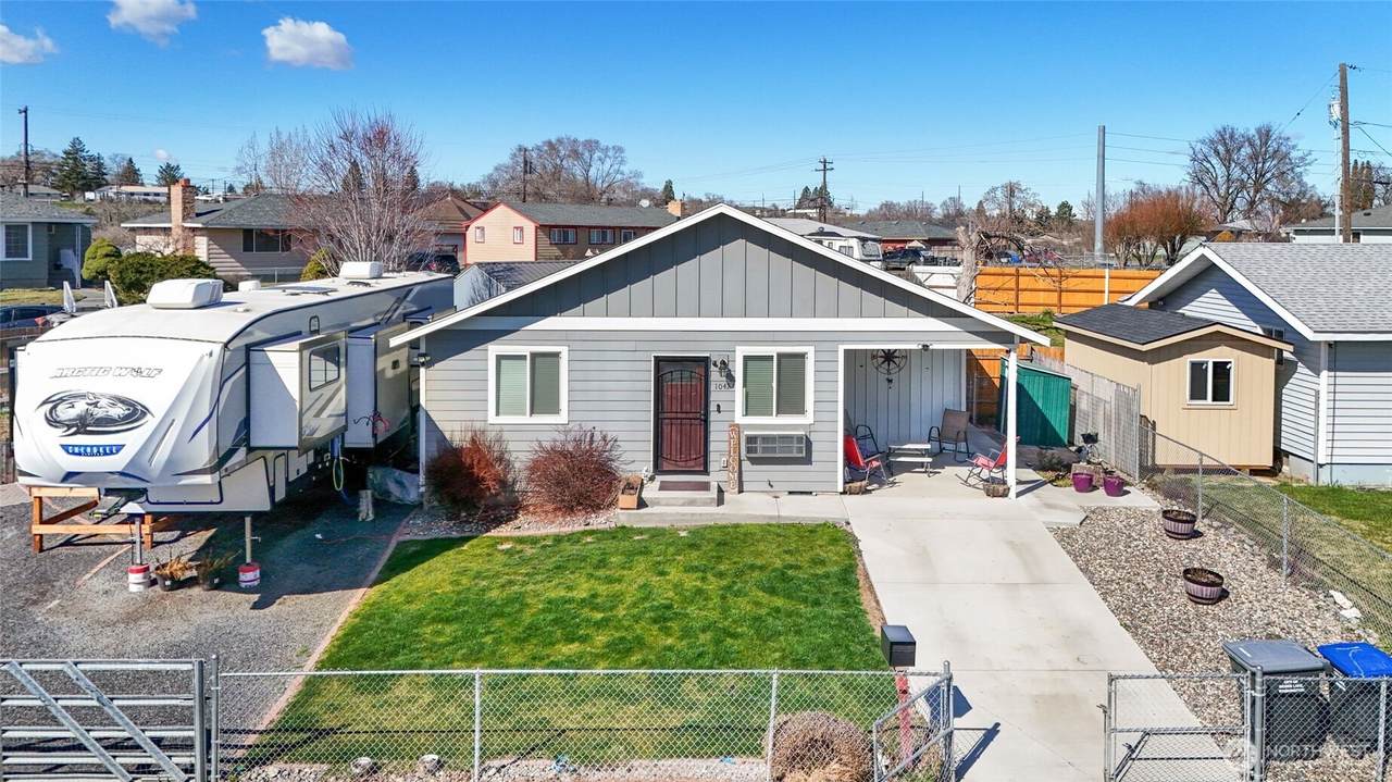1042 Charlotte Street - Photo 1