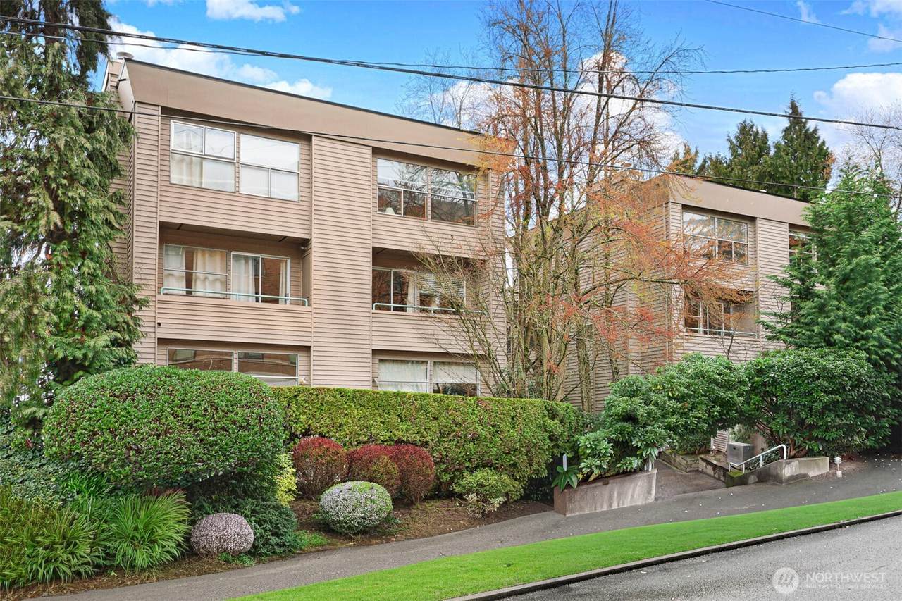 2829 Franklin Avenue - Photo 1