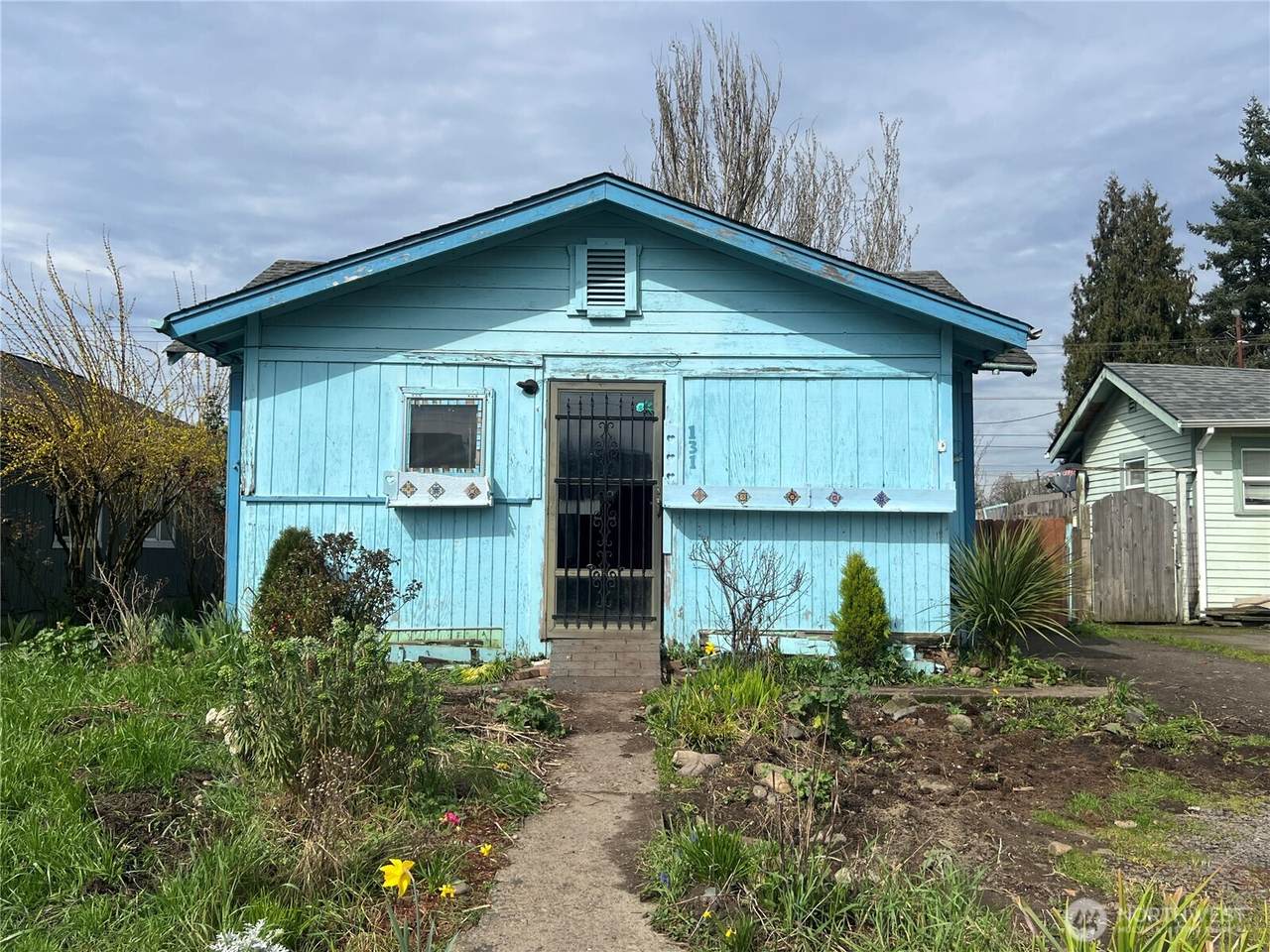 131 17 Avenue - Photo 1
