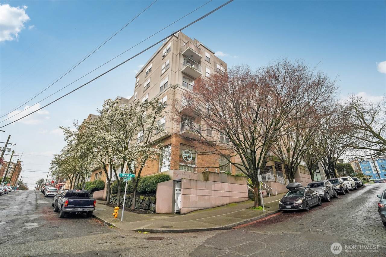 506 Howell Street - Photo 1