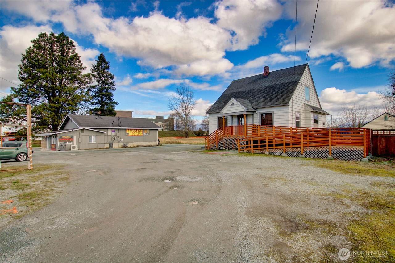 1760 Burlington Boulevard - Photo 1