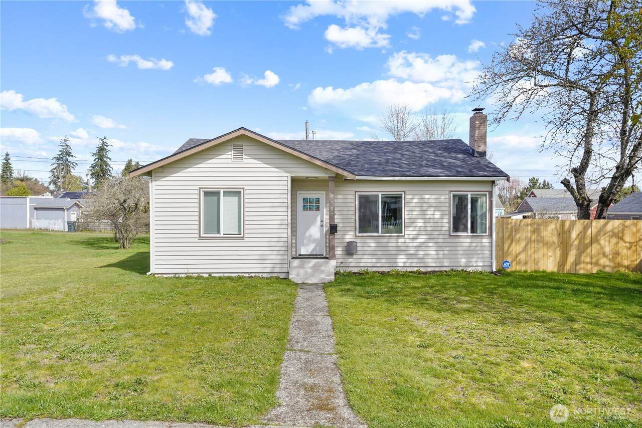 1119 63rd St - Photo 1