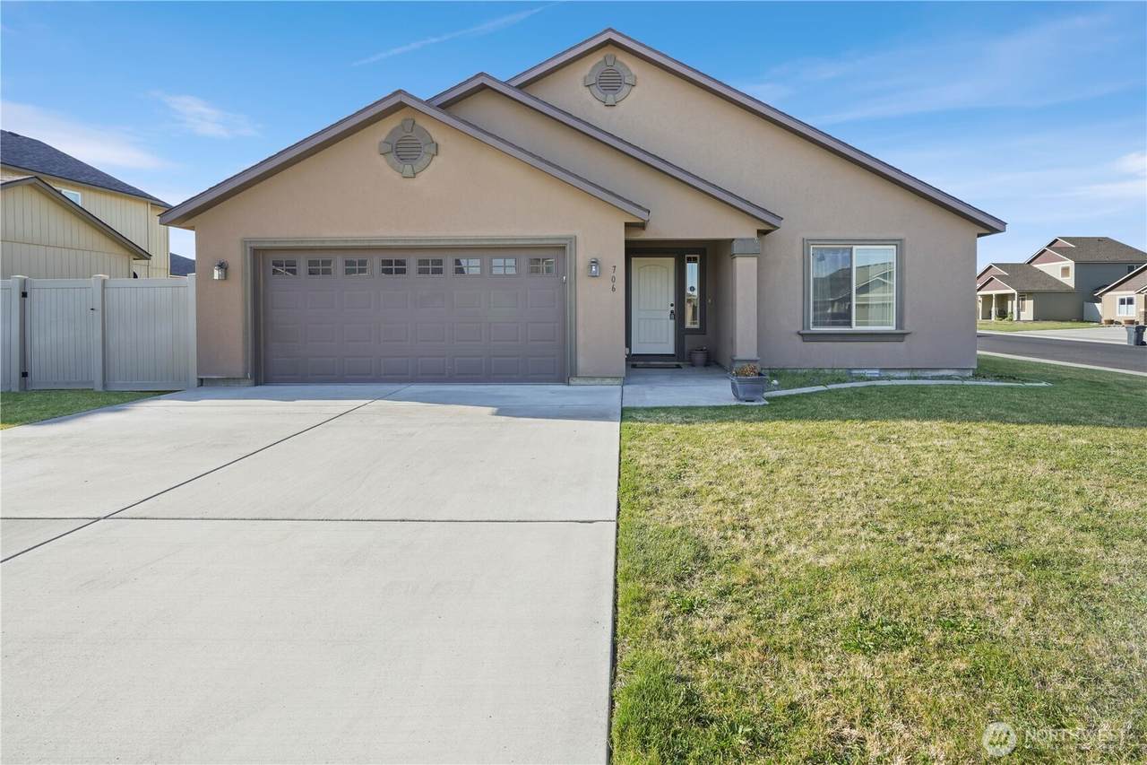 706 7th Avenue - Photo 1