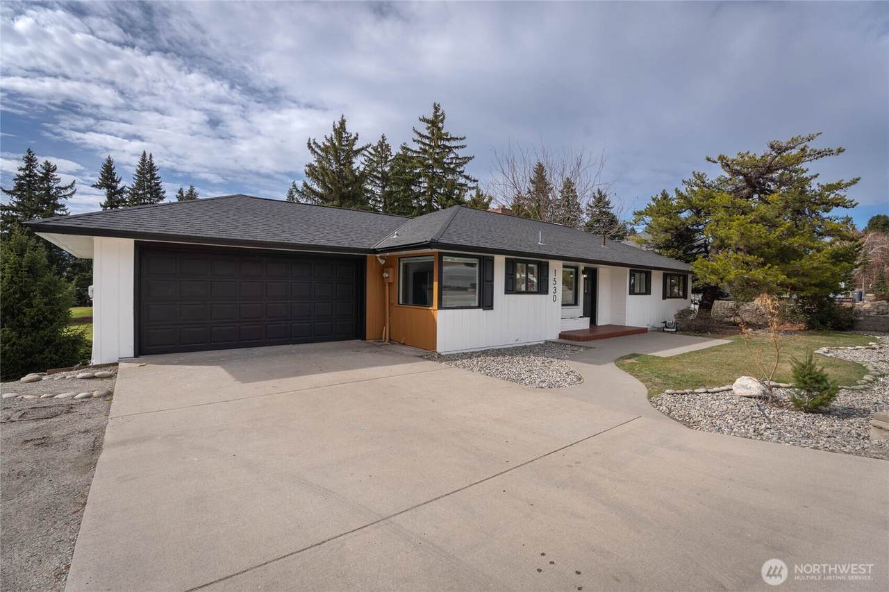 1530 Eastmont Avenue - Photo 1