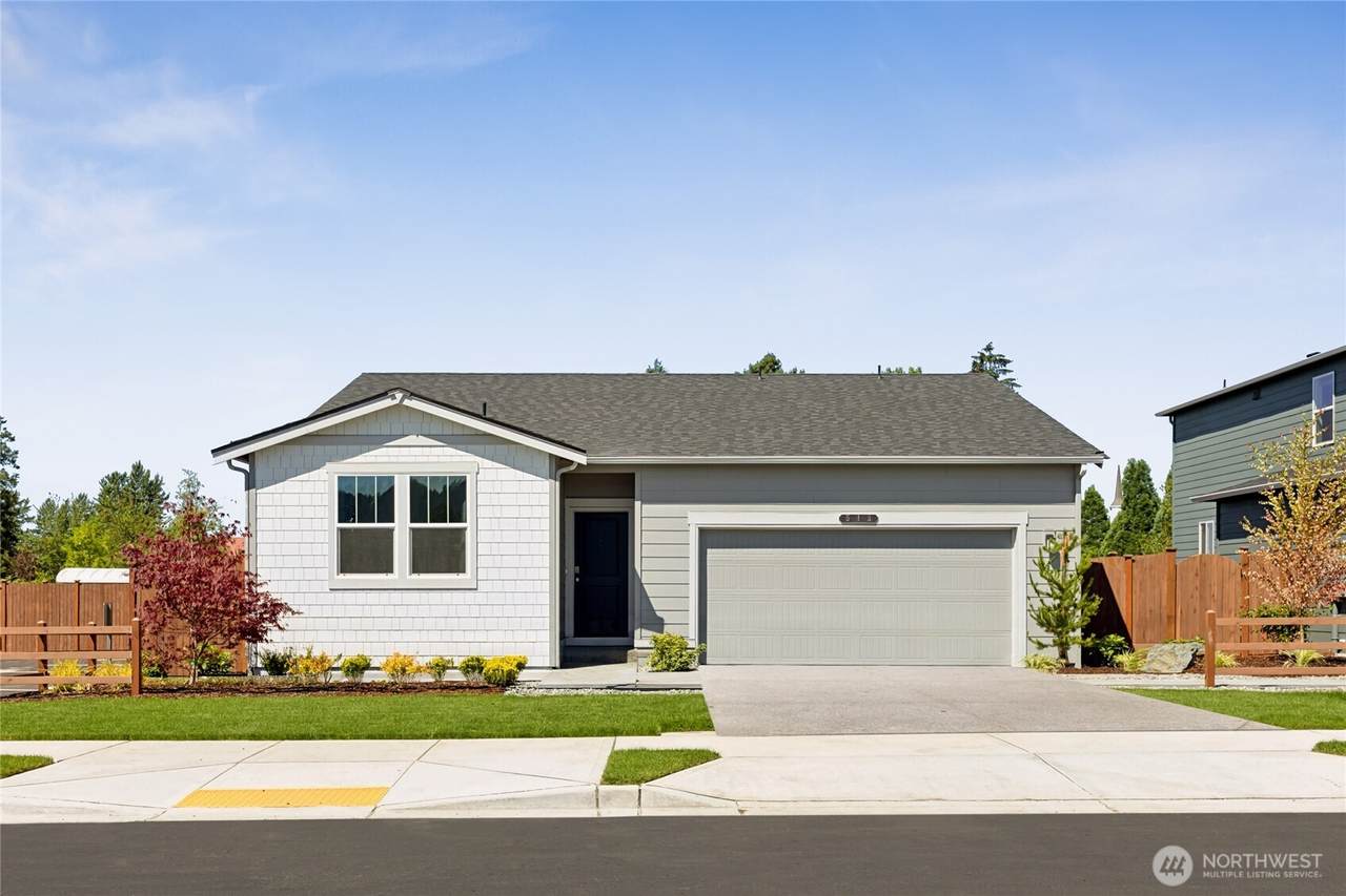 560 Hann Street - Photo 1