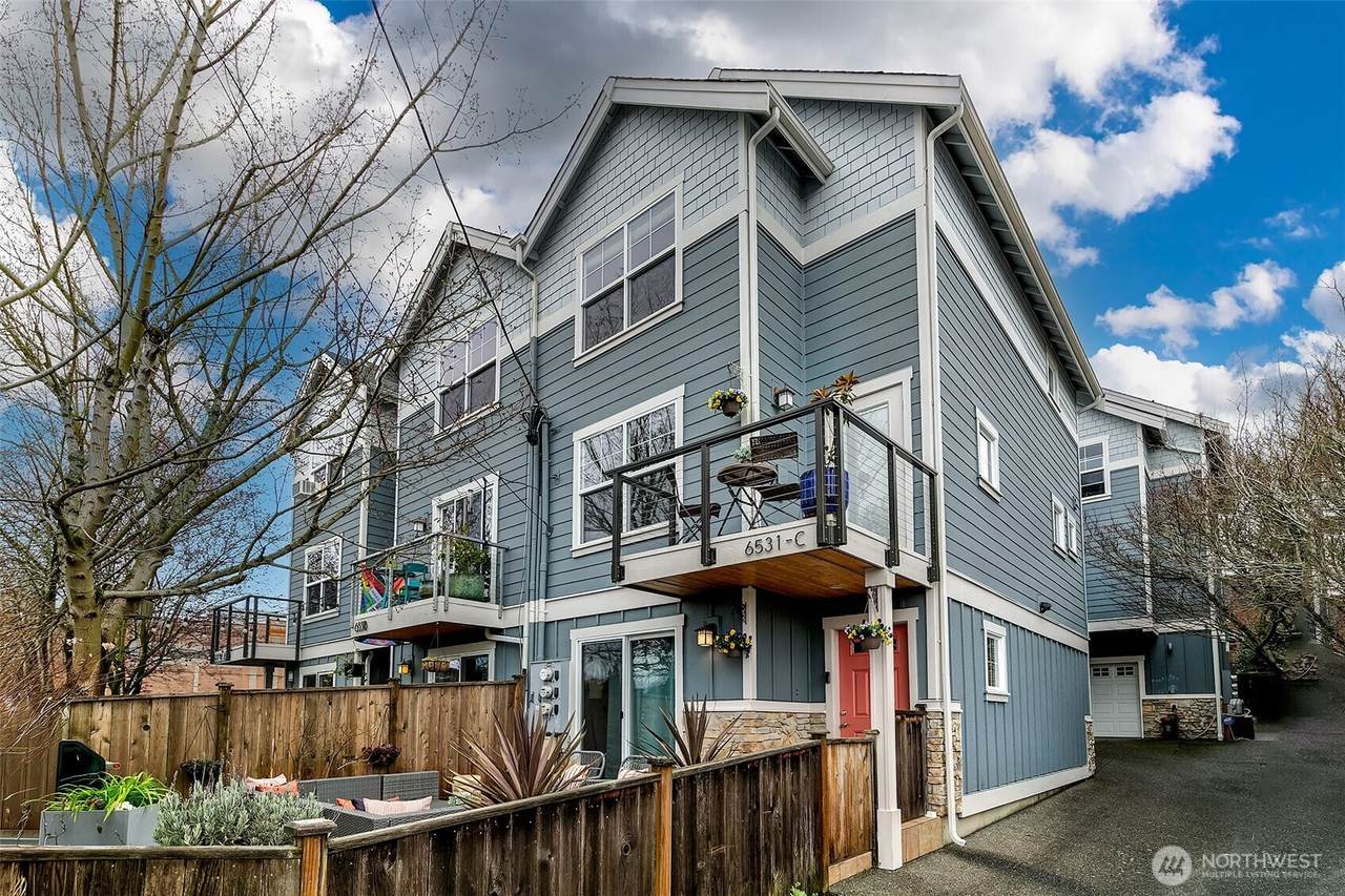 6531 42nd Avenue - Photo 1