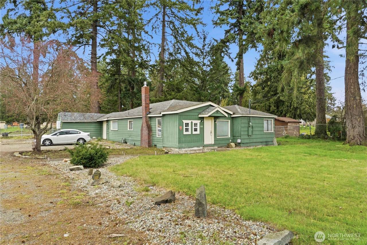 525 138th Street - Photo 1