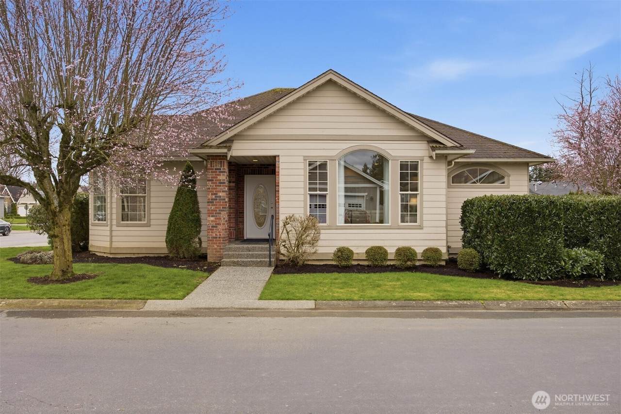 1417 Woodfield Place - Photo 1
